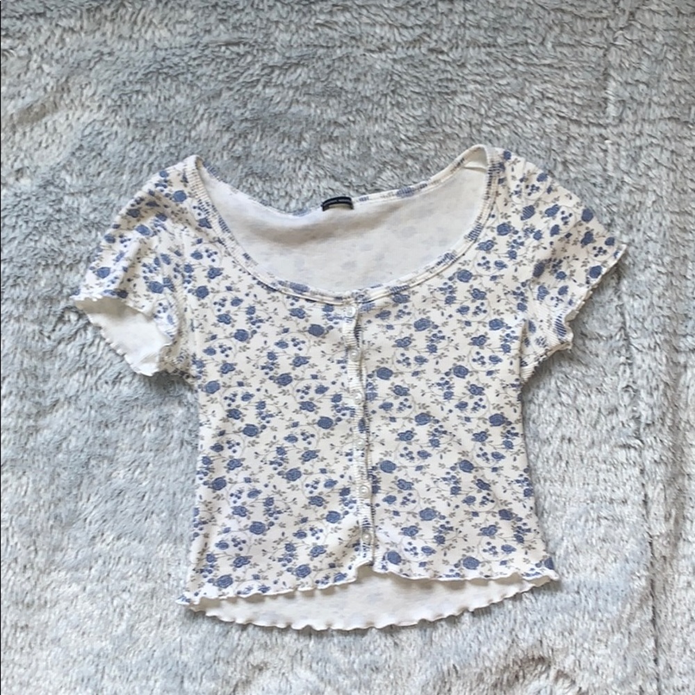 Zelly Ruffle Top- Read Description.